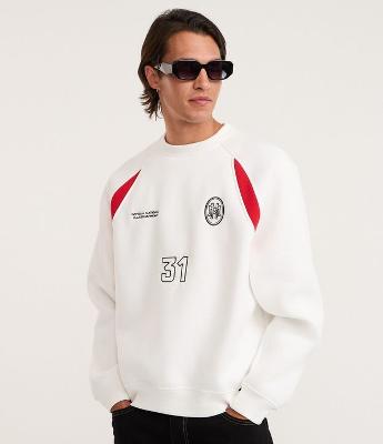 Casaco Boxy Esportivo em Moletom com Bordados e Recortes