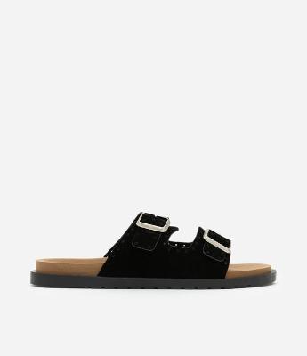 Sandália em Couro com Tiras em Camurça e Fivelas