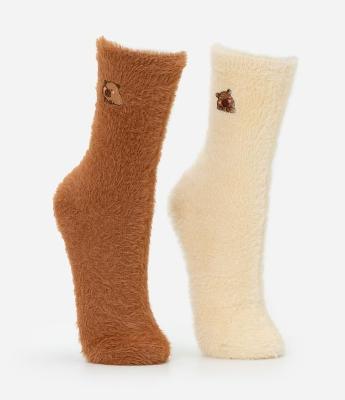 Kit 02 Meias Cano Alto em Pelo Artificial com Aplicação Capivara