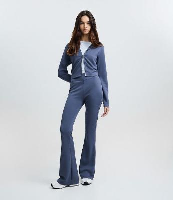 Calça Flare em Microfibra com Cós Largo