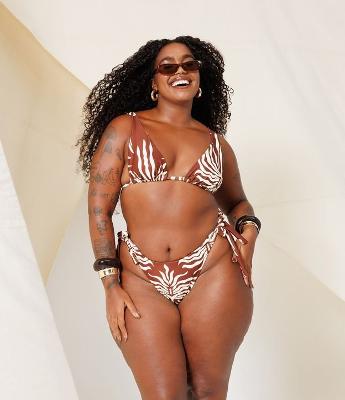 Biquíni Top Cortininha com Estampa Folhagem Curve & Plus Size