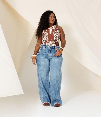 Calça Wide Leg em Jeans com Recorte Laterais Curve & Plus Size