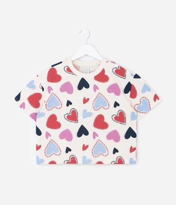 Camiseta Infantil Boxy em Algodão com Estampa de Corações – Tam 5 a 14 Anos