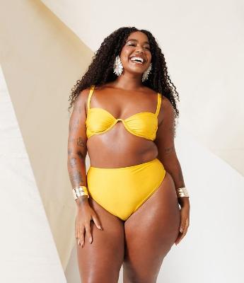 Biquini Calcinha Hot Pants em Poliamida com Fio Duplo Curve & Plus Size