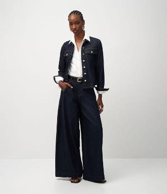 Calça Pantalona em Jeans com Cintura Alta