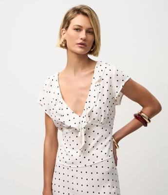 Blusa Manga Curta com Babados e Estampa Poá