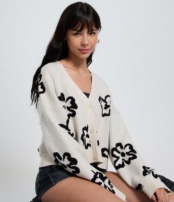 Cardigan em Jacquard com Botões e Flores