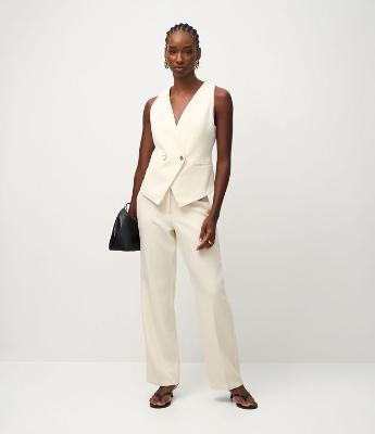 Calça Reta em Alfaiataria com Cós Liso e Cintura Média