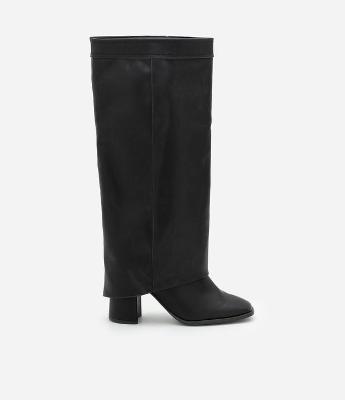 Bota Cano Alto em PU com Pala Sobreposta