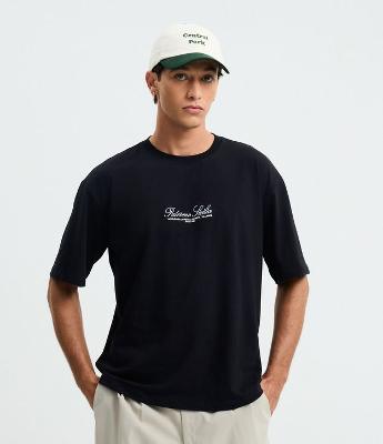 Camiseta Boxy em Algodão com Lettering Bordado