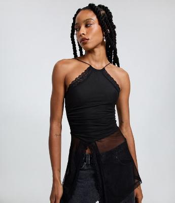 Blusa Halter em Tule com Renda Aplicada