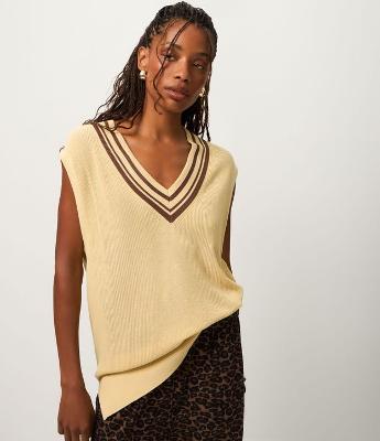 Colete Alongado em Tricô com Detalhe Contrastante