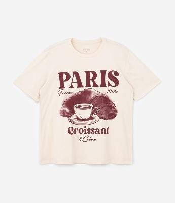 Camiseta Alongada Estampa Paris Croissant e Crème Curve & Plus Size