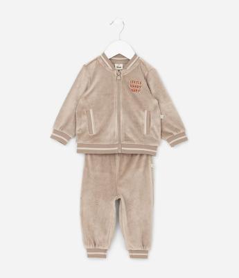 Conjunto Infantil em Plush com Jaqueta Bordada e Calça – Tam 0 a 18 Meses