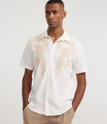 Camisa Comfort em Algodão com Bordado Floral