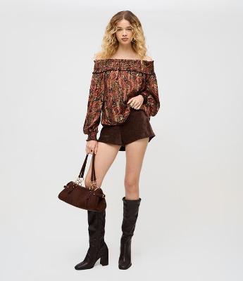 Short Curto Aveludado com Zíper Lateral