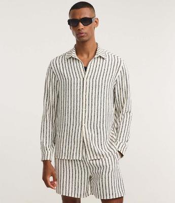 Camisa Comfort em Alfaiataria com Listras Verticais