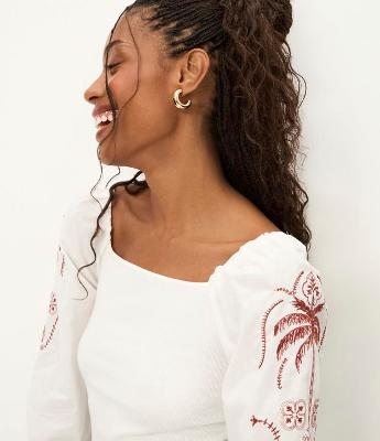 Blusa em Ribana com Manga 3/4 e Estampa Bordada