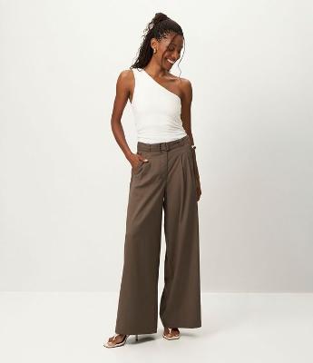Calça Wide Leg em Alfaiataria com Pregas Frontais e Cinto