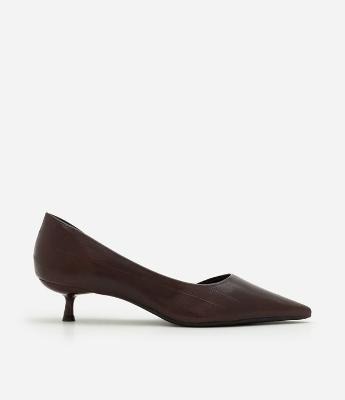 Sapato Scarpin em PU com Bico Fino e Salto Médio