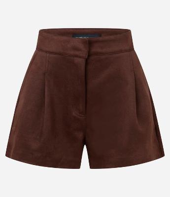 Short Evasê em Suede com Pregas