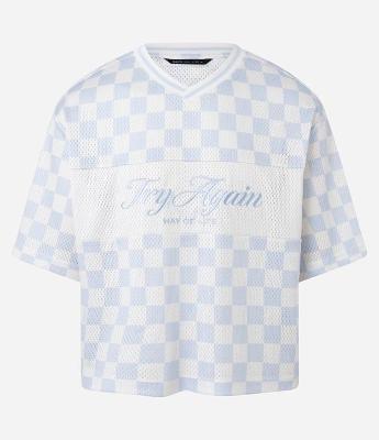 Camiseta Boxy Cropped em Mesh Quadriculado com Lettering Bordado