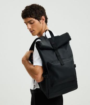 Mochila Emborrachada com Fechamento Ajustável