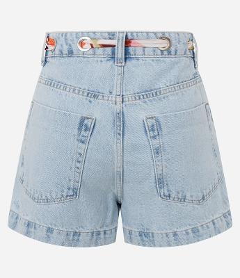 Short Slim em Jeans com Lencinho e Ilhós Metálicos
