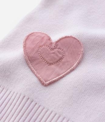 Suéter Infantil em Efeito Tricô com Corações Aplicados – Tam 1 a 5/6 Anos