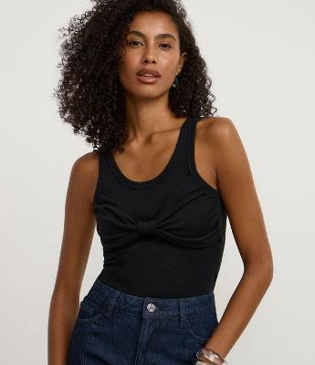 Blusa em Viscose com Laço Drapeado no Busto