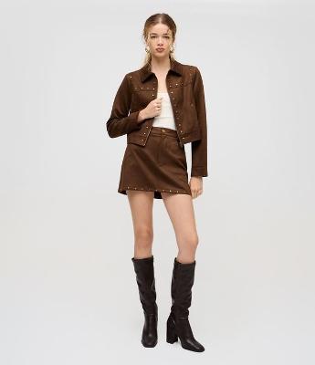 Saia Curta em Suede com Tachinhas nos Bolsos e Barra