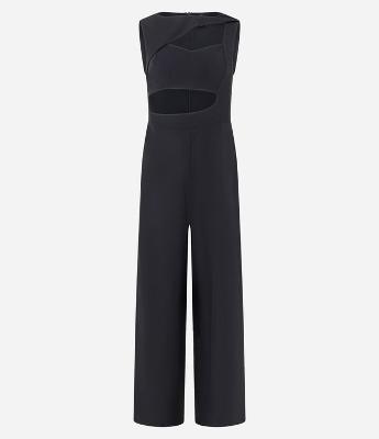 Macacão Pantalona em Alfaiataria com Recorte Frontal