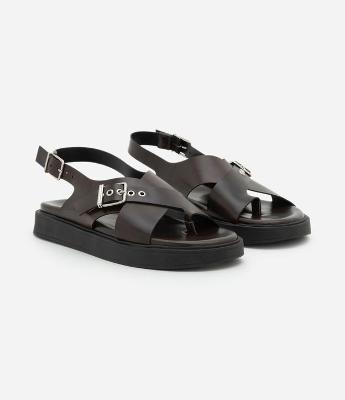 Sandália Rasteira Flatform em PU com Cabedal Cruzado