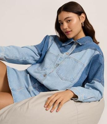 Jaqueta em Jeans com Recortes Bicolor Estruturados