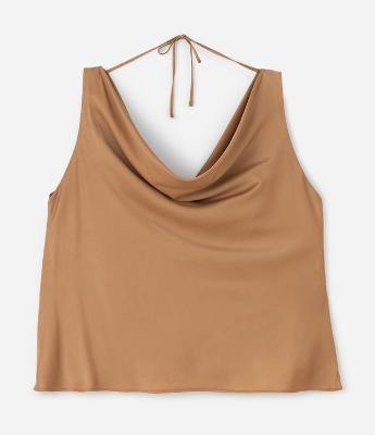 Blusa em Cetim com Decote Degagê Curve & Plus Size