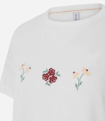 Camiseta com Bordado de Flores