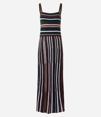 Vestido Longo Evasê em Tricô Listrado com Decote Quadrado