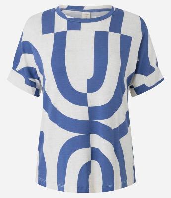 Blusa Manga Curta em Viscose com Estampa Abstrata