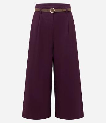 Calça Pantacourt em Alfaiataria com Cinto