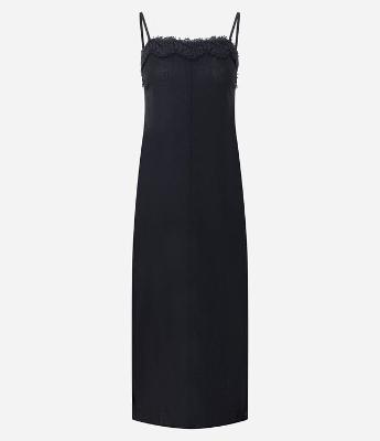 Vestido Longo em Viscolinho com Renda no Busto e Alça Fina