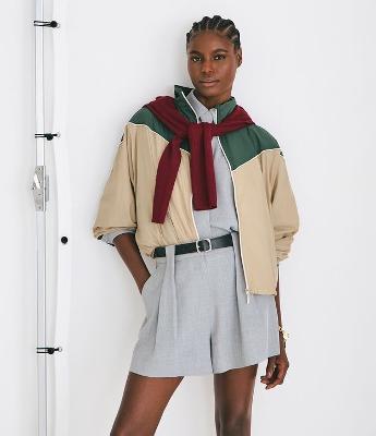 Jaqueta Corta Vento Tricolor com Gola Alta