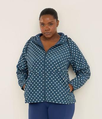 Jaqueta Esportiva Corta Vento com Capuz Estampa Poá