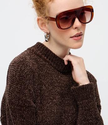 Suéter Oversized em Tricô Texturizado com Gola Alta