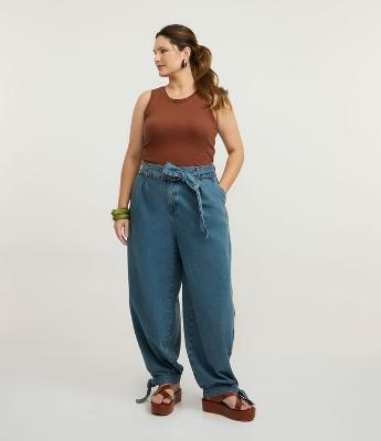Calça Aladim em Jeans com Cinto Faixa Curve & Plus Size