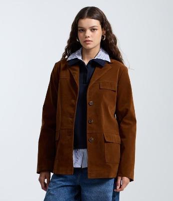 Blazer em Suede com Bolsos e Fechamento por Botões