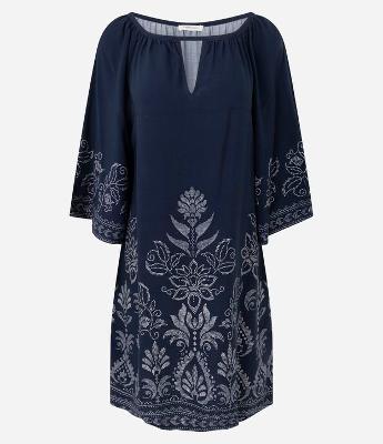 Vestido Curto com Decote V e Manga Evasê Estampado