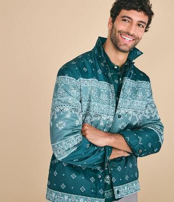 Jaqueta com Estampa Paisley e Bolsos