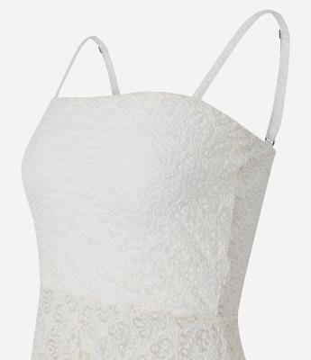 Blusa Peplum em Renda com Decote Quadrado