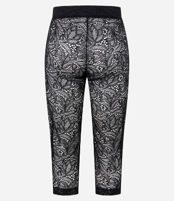 Calça Capri em Renda sem Forro