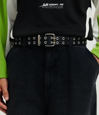 Cinto em PU Liso com Ilhós Estilo Punk